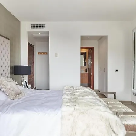 New Stunning In Cap Martinet Daire Santa Eularia des Riu